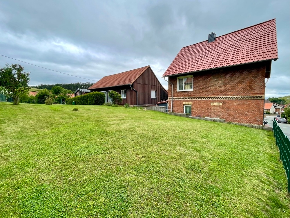 Blick auf Wohnhaus und Apartment