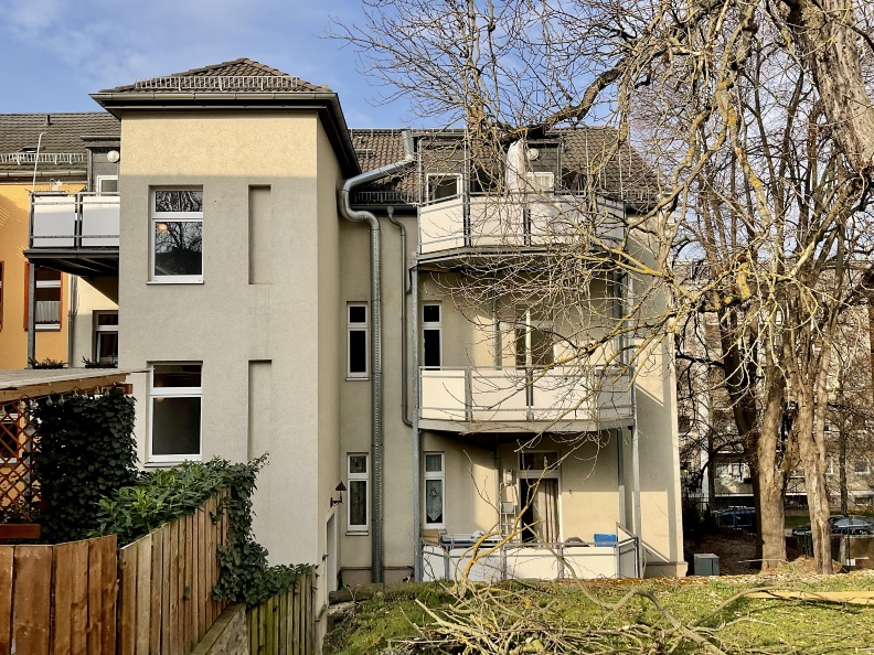 Hausansicht (Ost) Hausansicht (Ost)